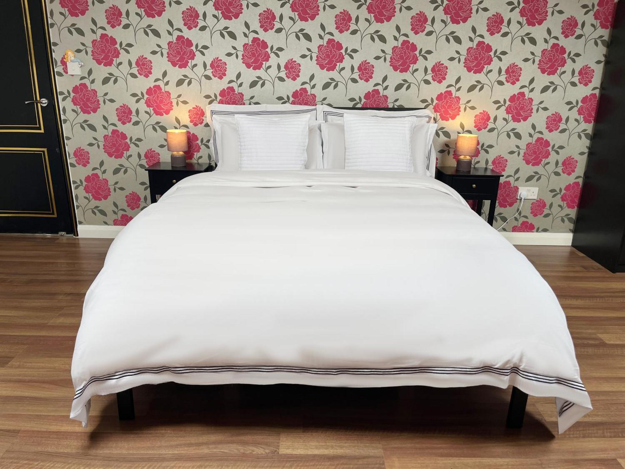 Entire Pinkapt - Free Parking - Up To 4 Guests - 3 Beds - Close To City Centre Белфаст Экстерьер фото